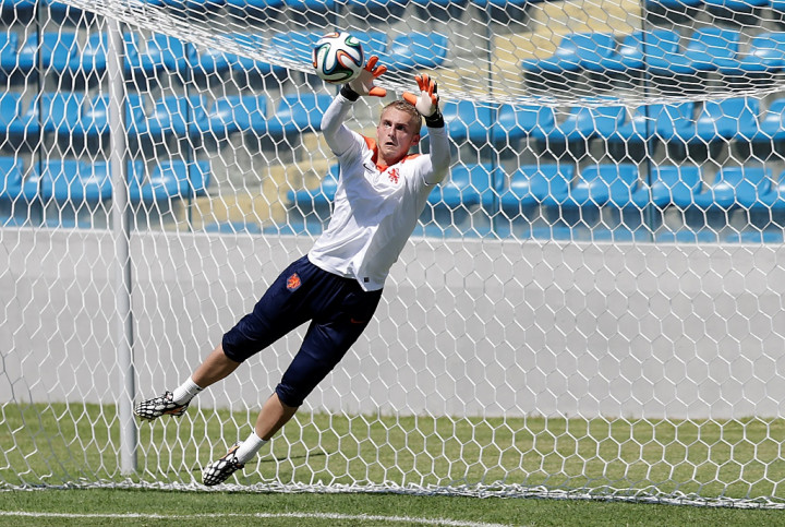 Dituding Lakukan Diving, Robben Dibela Cillessen