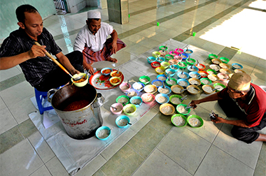 Menurunkan Berat Badan saat Puasa