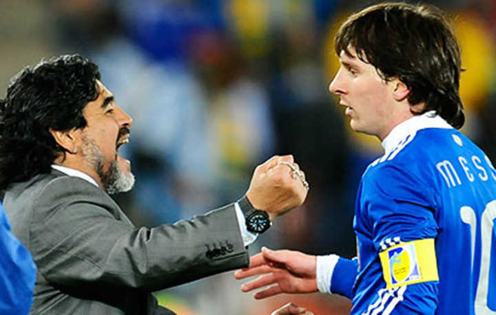 Maradona Geram karena Messi Bekerja Sendiri di Lapangan