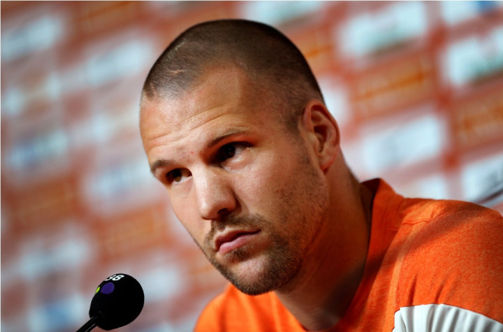 Vlaar Enggan Remehkan Kosta Rika