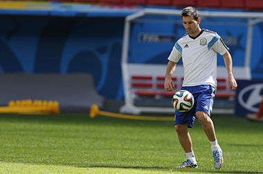 Vertonghen Bertekad Hentikan Messi