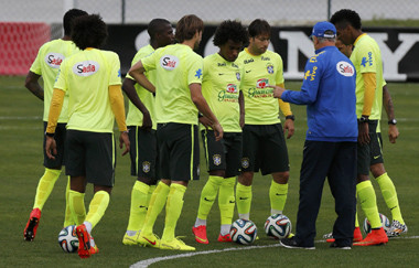 Scolari Siap Mainkan Semua Senjata yang Ada