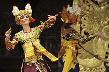 Seniman AS Tampilkan Kreasi Kesenian Bali 