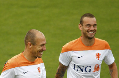 Sneijder Samakan Robben dengan Messi
