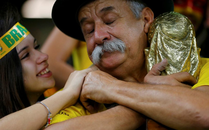 Wajah Murung Pendukung Brasil dalam Jepretan Foto