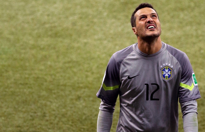 Kebobolan Tujuh Gol, Lidah Julio Cesar 