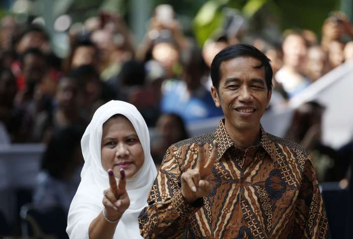 Exit Poll: Jokowi-JK Ungguli Prabowo-Hatta 