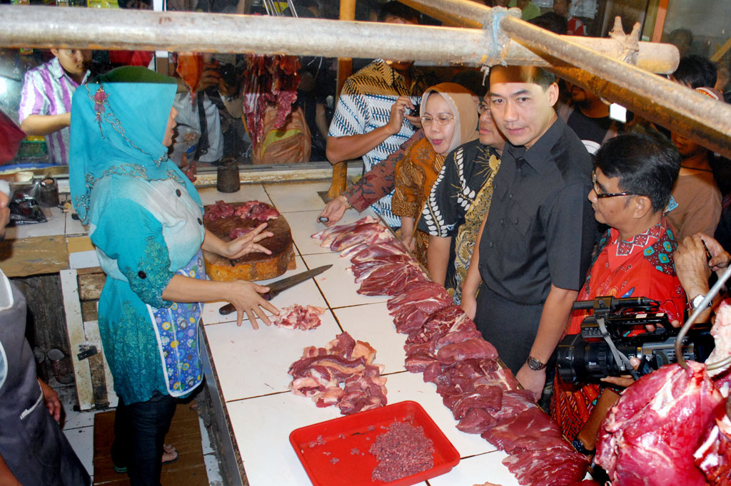 Mendag Pantau Harga di Pasar Kosambi Bandung