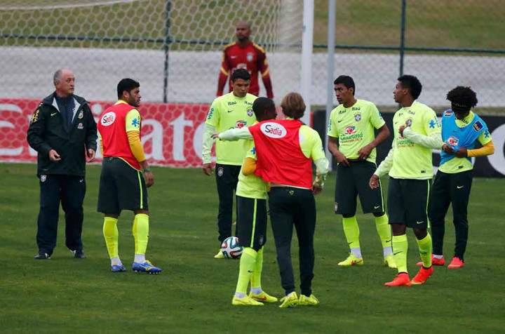 Scolari Dinilai tidak Pantas Latih Brasil