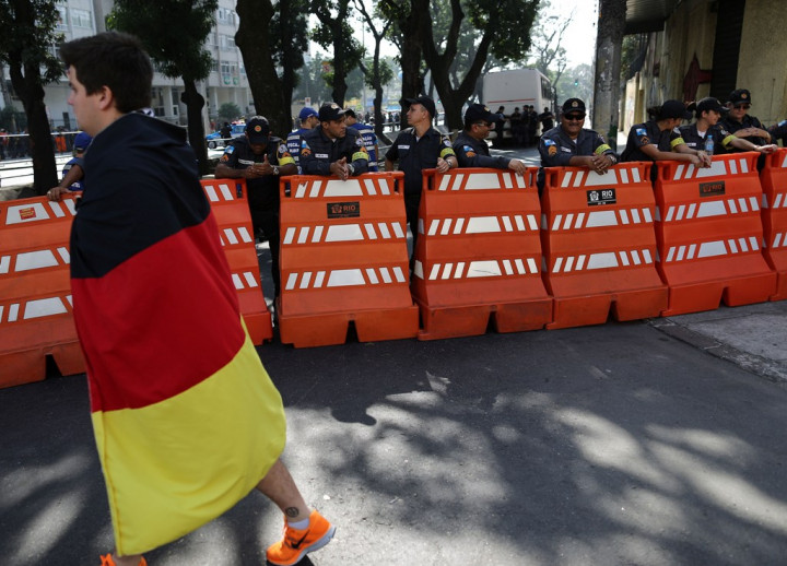 25 Ribu Polisi Siap Amankan Final Piala Dunia 2014 