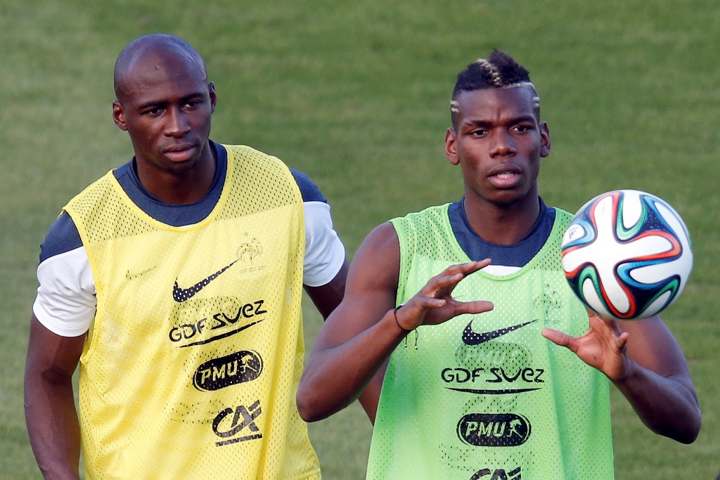 Eliaquim Mangala (Kiri). (Foto: Charles Platiau/REUTERS)