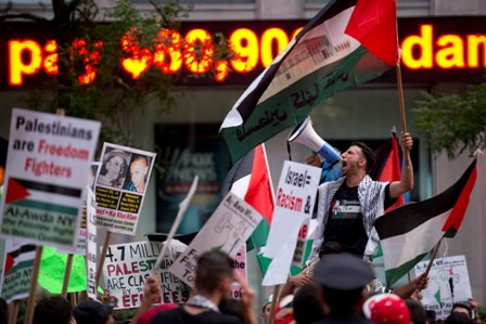 Gempuran Israel Tewaskan 130 Jiwa Warga Palestina