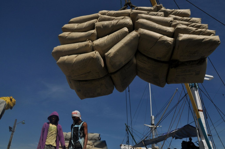 Permintaan Semen SMGR di Dalam Negeri Rendah