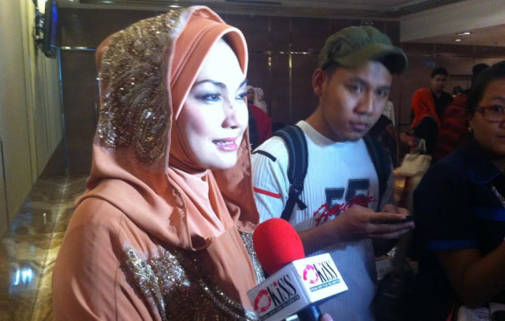 Nia Daniati Jajal Profesi Model Busana Muslim 