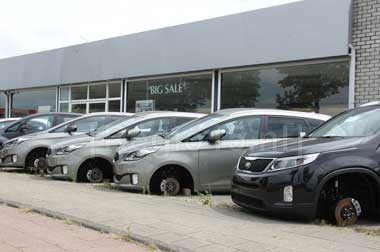 Lima Unit Kia Baru di Diler Belanda Hilang Roda Dijarah Maling