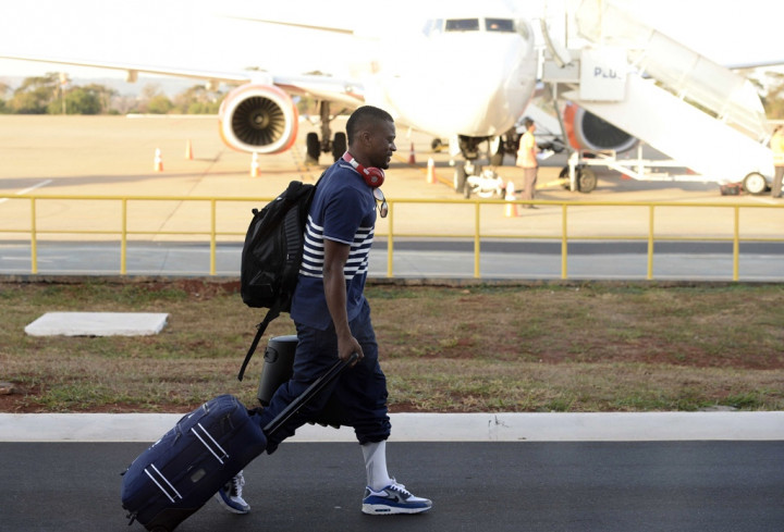 Milan Incar Nani, Evra Pikir-Pikir ke Juventus