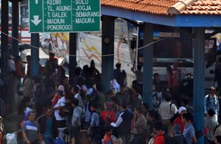 Mudik Nyaman dengan Bus Umum