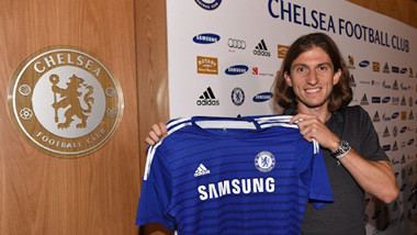 Filipe Luis akan Kenakan Jersey Nomor 5