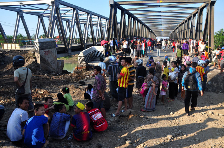 Jembatan Comal Amblas, Suplai Sayuran di Pantura Kacau