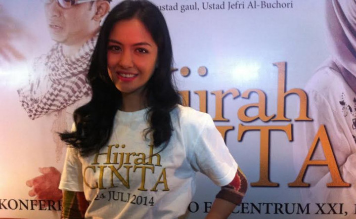 Nonton Film Kisah Nyata Uje, Revalina Menangis