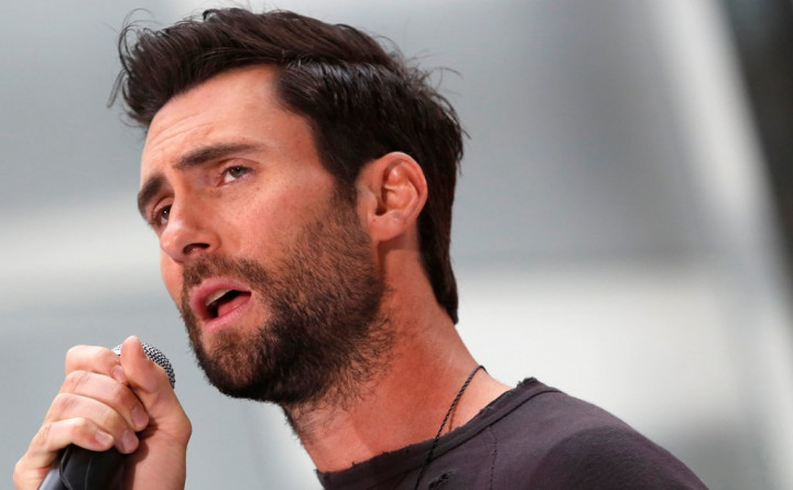 Menikah, Adam Levine Dapat Kado dari Maroon 5