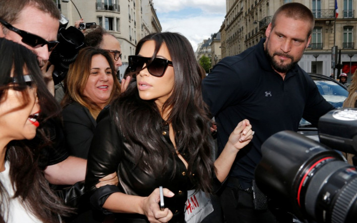 Halau Paparazzi, Kim Kardashian Rogoh Rp5,7 Miliar