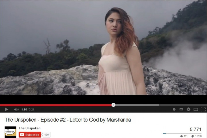 Marshanda Juga Unggah Video Tanpa Hijab di YouTube 