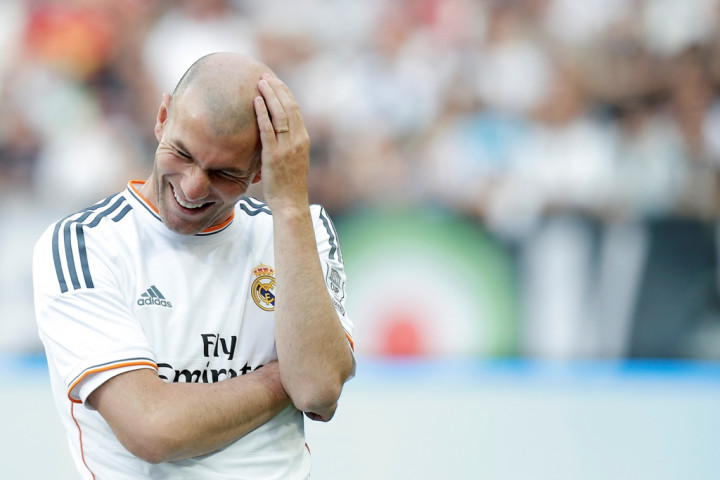 Zidane Dukung Steven Gerrard Pensiun