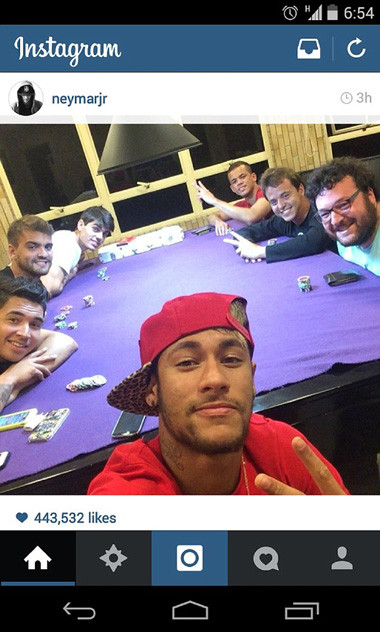 Neymar Unggah Foto Bermain Poker