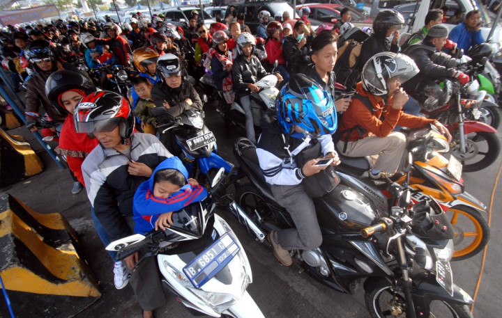 Ratusan Pemudik Motor Mulai 