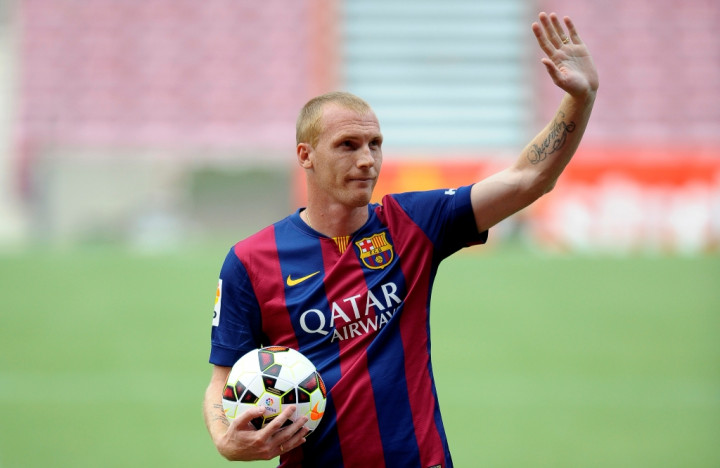 Pique Sambut Hangat Bek Baru Barca