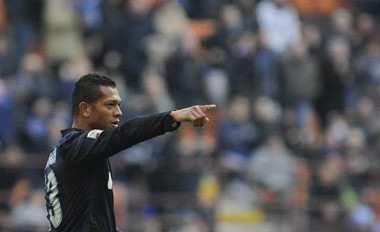 Inter Milan Ingin Barter Guarin dengan Chicharito
