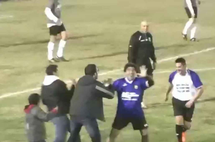 Maradona Lakukan Aksi Tipu-tipu di Laga Amal 