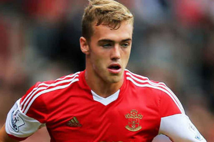 Wenger Siap Beli Calum Chambers