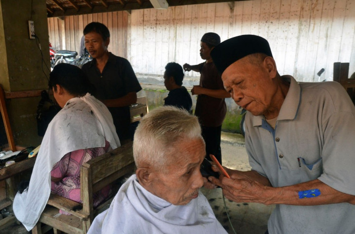 Tukang Cukur di Jeddah Naikkan Harga Selama Idul Fitri