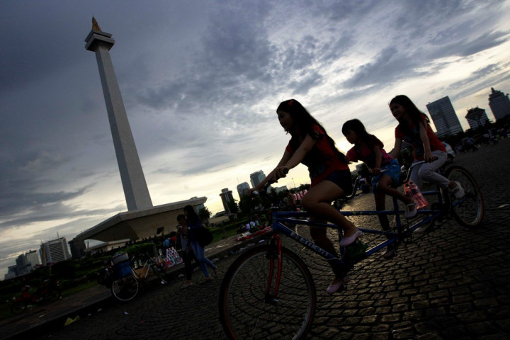 Penyewa Sepeda di Monas Kebanjiran Rupiah