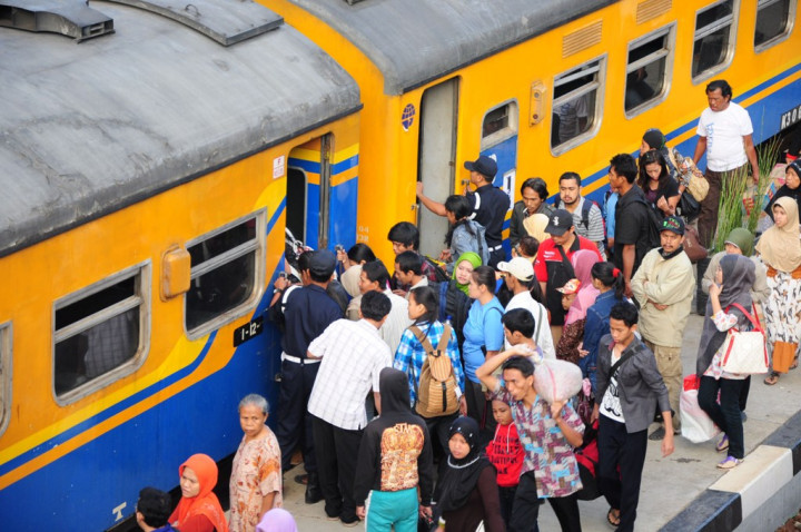Arus Balik, Tiket Kereta di Cirebon Ludes