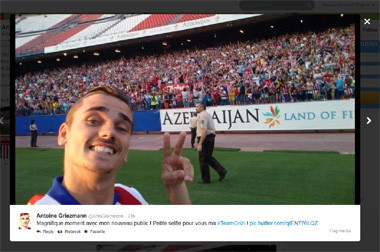 Diperkenalkan Atletico, Griezmann Ambil Foto Selfie
