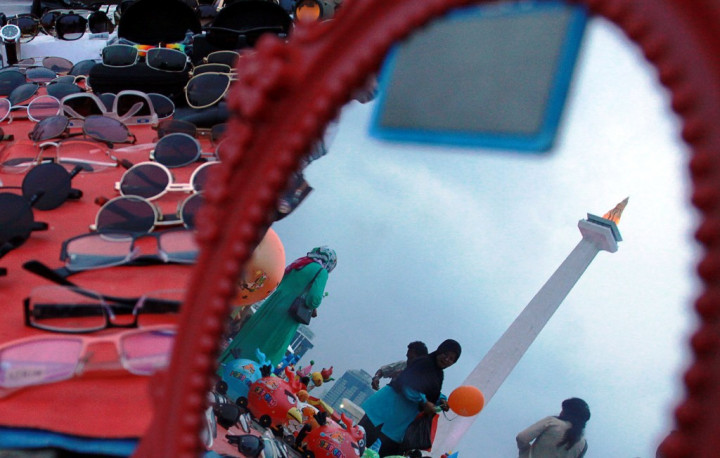 Kebanjiran 'Pendaki', Puncak Monas Ditutup