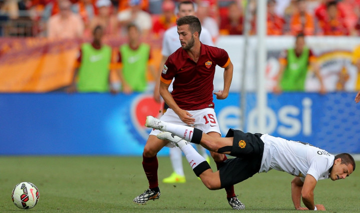 Bertahan di Roma, Pjanic Tak Tergoda Uang