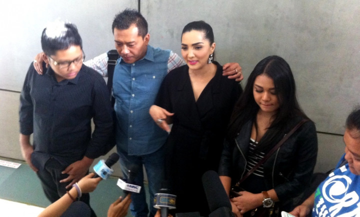 Ashanti Hamil Bayi Perempuan, Azriel <i>Bete</i>