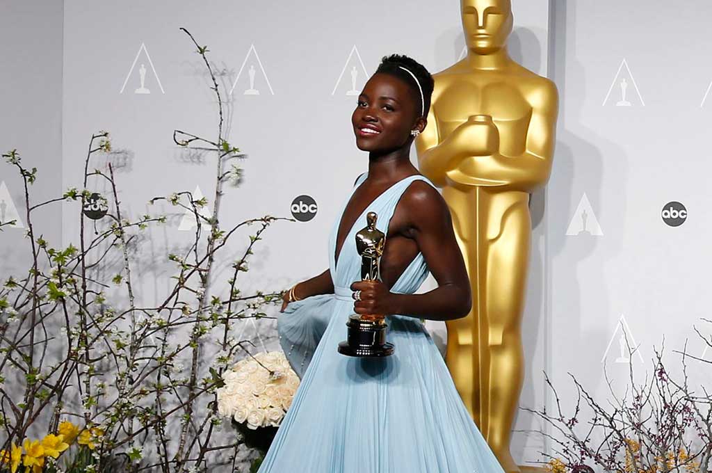 Lupita Masuk Daftar Selebriti Berbusana Terbaik Versi Vanity Fair