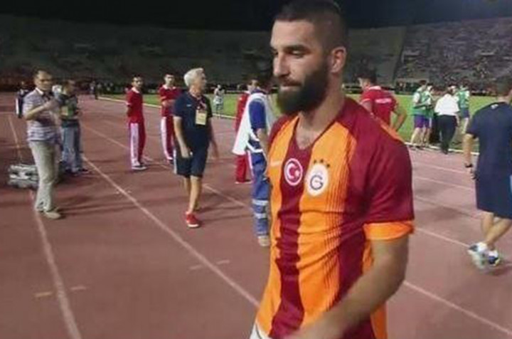 Arda Turan Begitu Emosional Melawan Sang Mantan