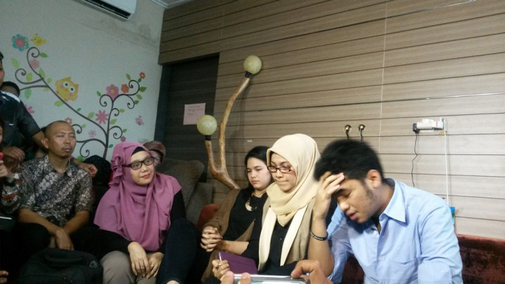  Tangis Ibunda Pecah Saat Kenang Masa Indah Bersama Marshanda