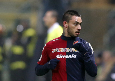 Genoa Boyong Pinilla dari Cagliari