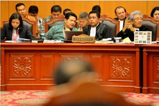 KPU Bawa Dokumen 662 Halaman Lawan Prabowo-Hatta