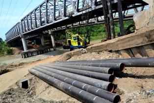 Terpaan Hujan Deras Alasan Jembatan Comal Ambruk Lagi