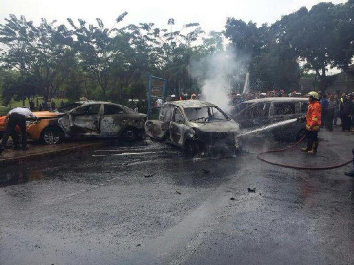 3 Mobil yang Tebakar di Bintaro Padam, Polisi Pasang <i>Police Line</i>