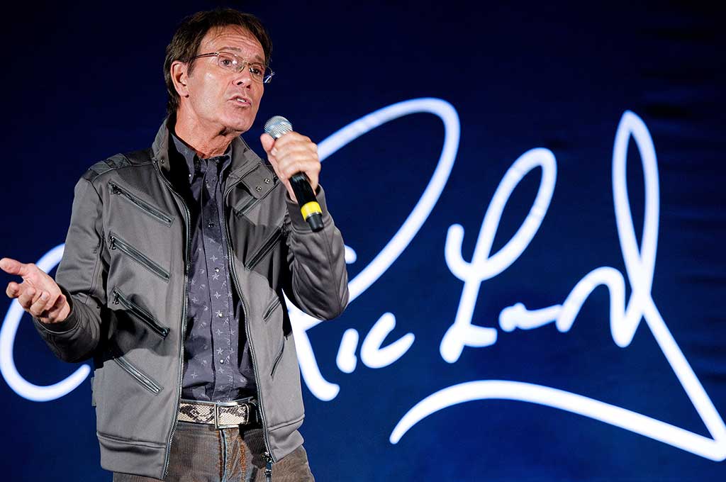 Rumah Cliff Richard Digeledah Polisi