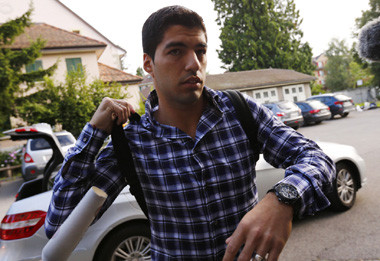 Suarez akan Lakukan Debut untuk Barcelona pada Senin (18/8)